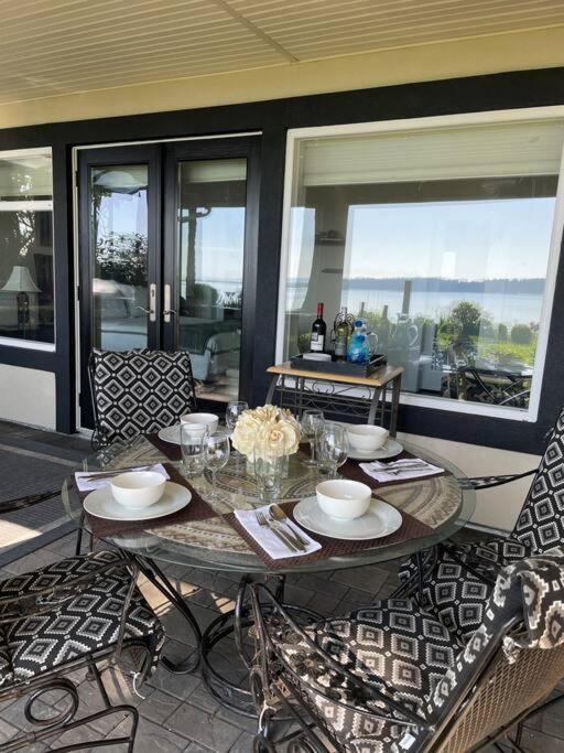 Saanichton Waterfront 2Br Suite With Superb Views Esterno foto